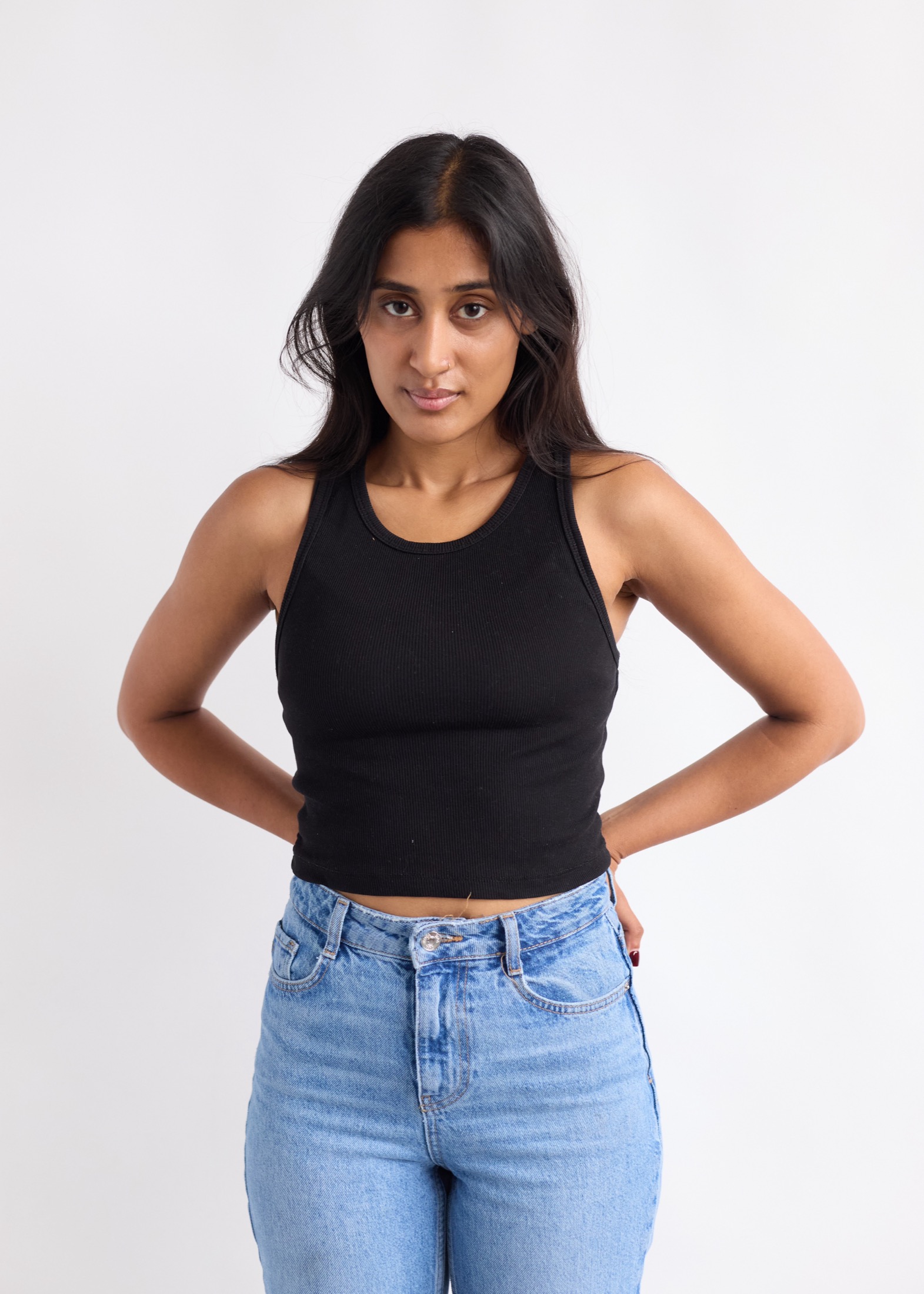 Mid-length model digital of Raagini Gupta